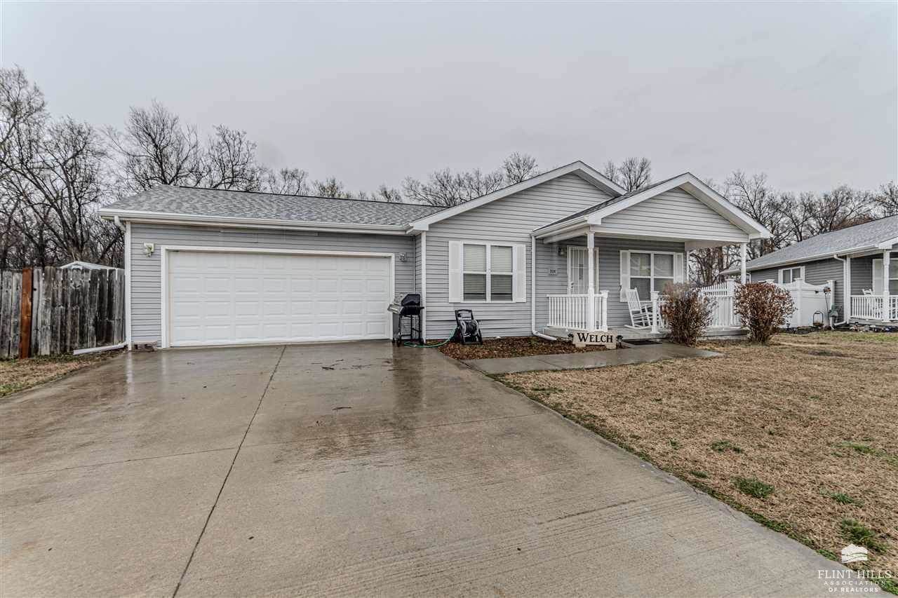 326 East 16th Street Circle, Junction City, KS 66441