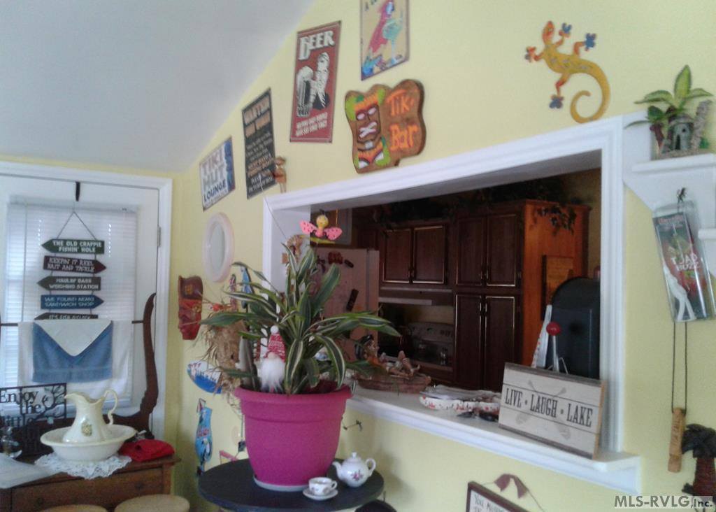 422 Boardman Drive, Bracey, VA 23919