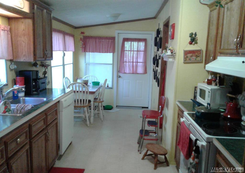 422 Boardman Drive, Bracey, VA 23919