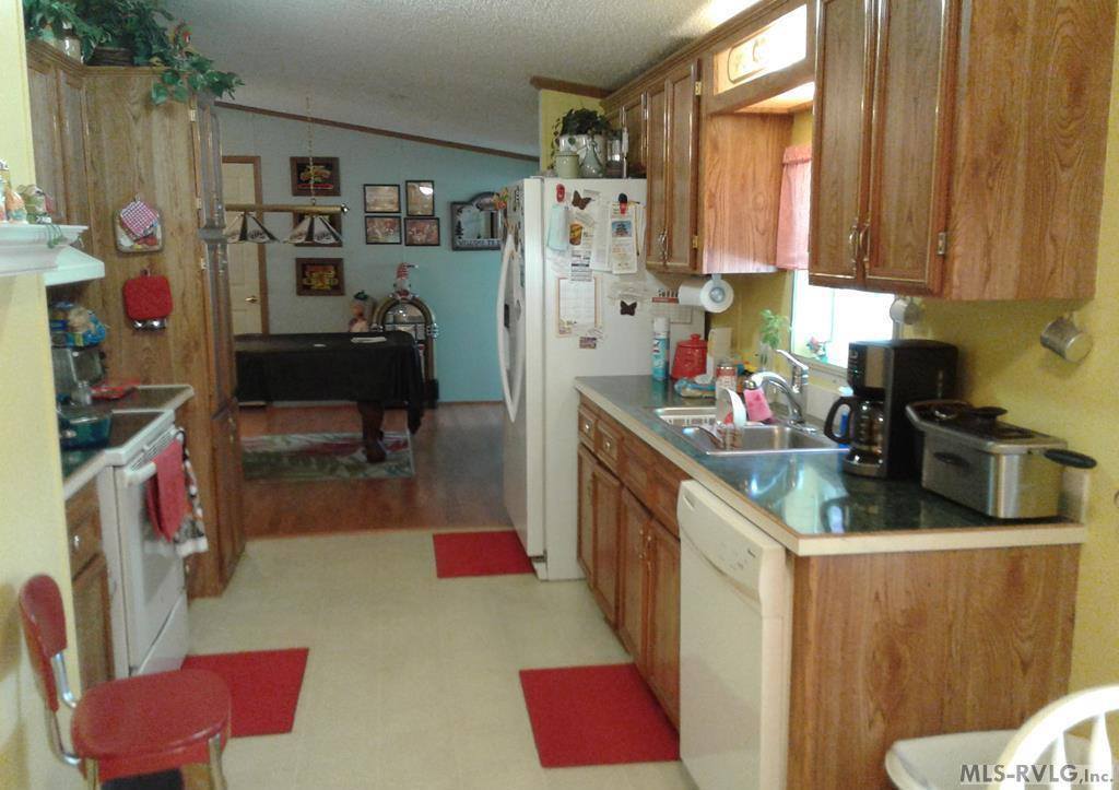 422 Boardman Drive, Bracey, VA 23919