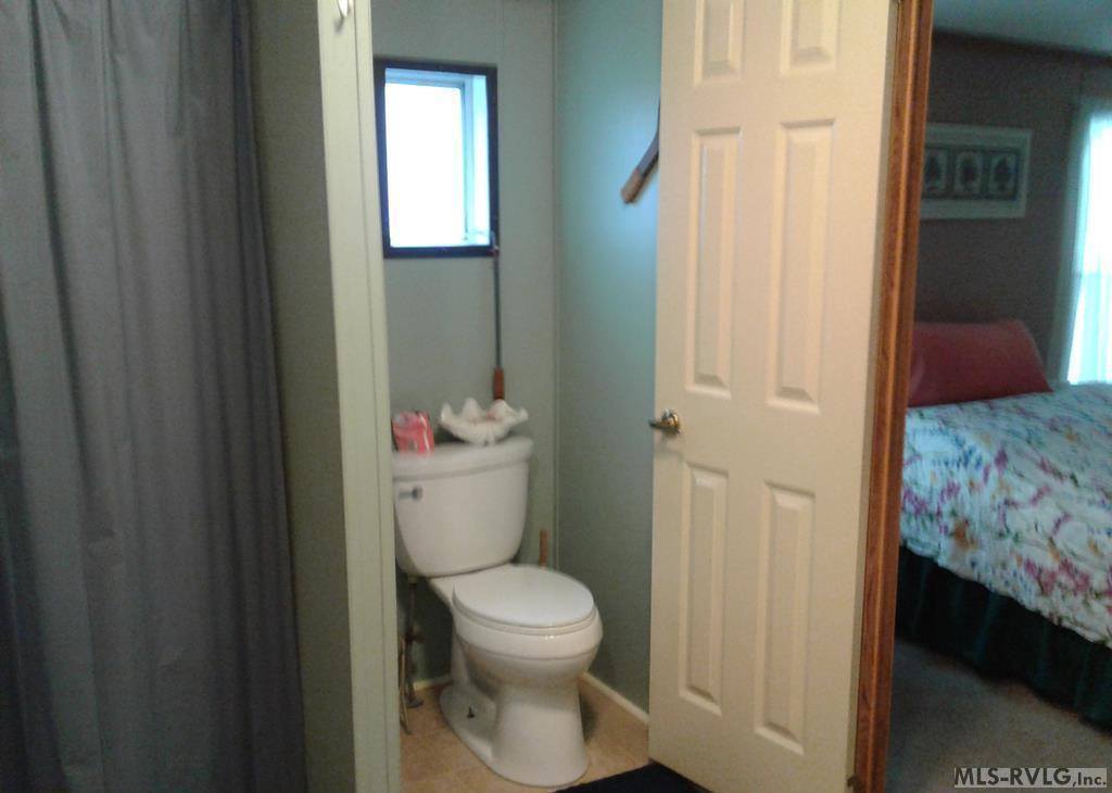 422 Boardman Drive, Bracey, VA 23919