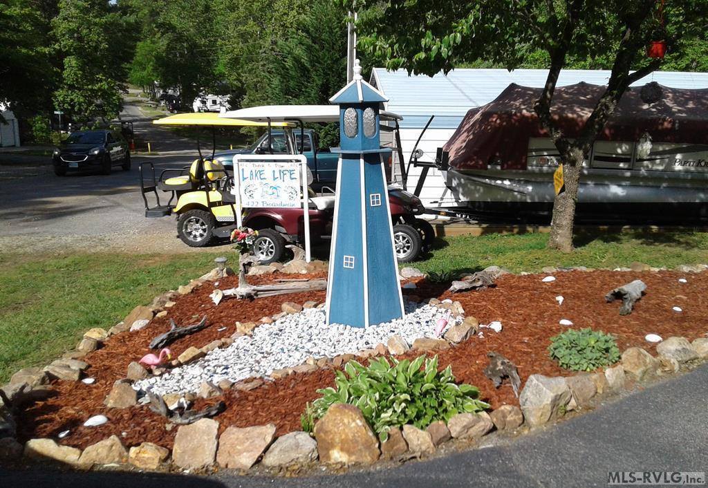 422 Boardman Drive, Bracey, VA 23919