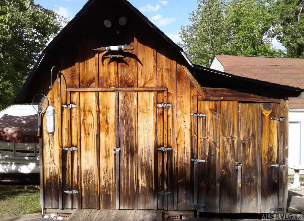 422 Boardman Drive, Bracey, VA 23919