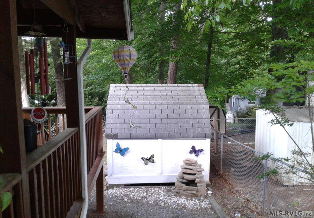 422 Boardman Drive, Bracey, VA 23919