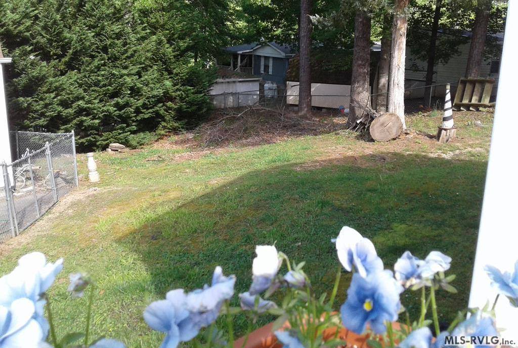 422 Boardman Drive, Bracey, VA 23919