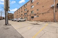 1415 West Pratt Boulevard, Chicago, IL 60626