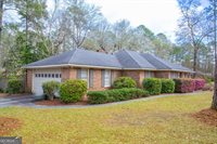 108 Oak Hollow Drive, Statesboro, GA 30458