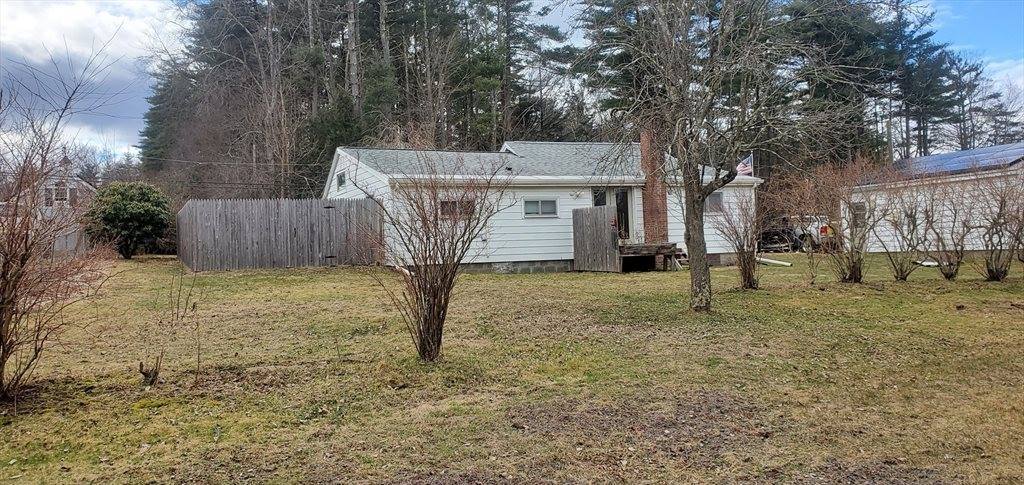 7 Strong Road, Southampton, MA 01073