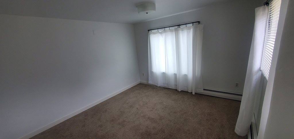 7 Strong Road, Southampton, MA 01073