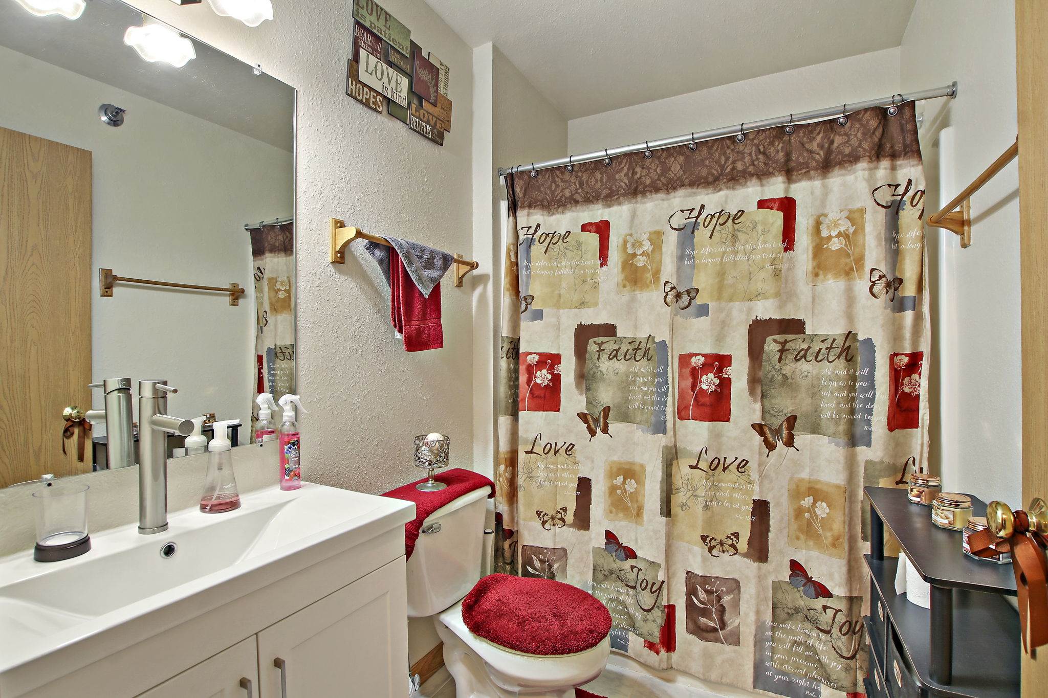 8411 Lexington Pl, Pleasant Prairie, WI 53158