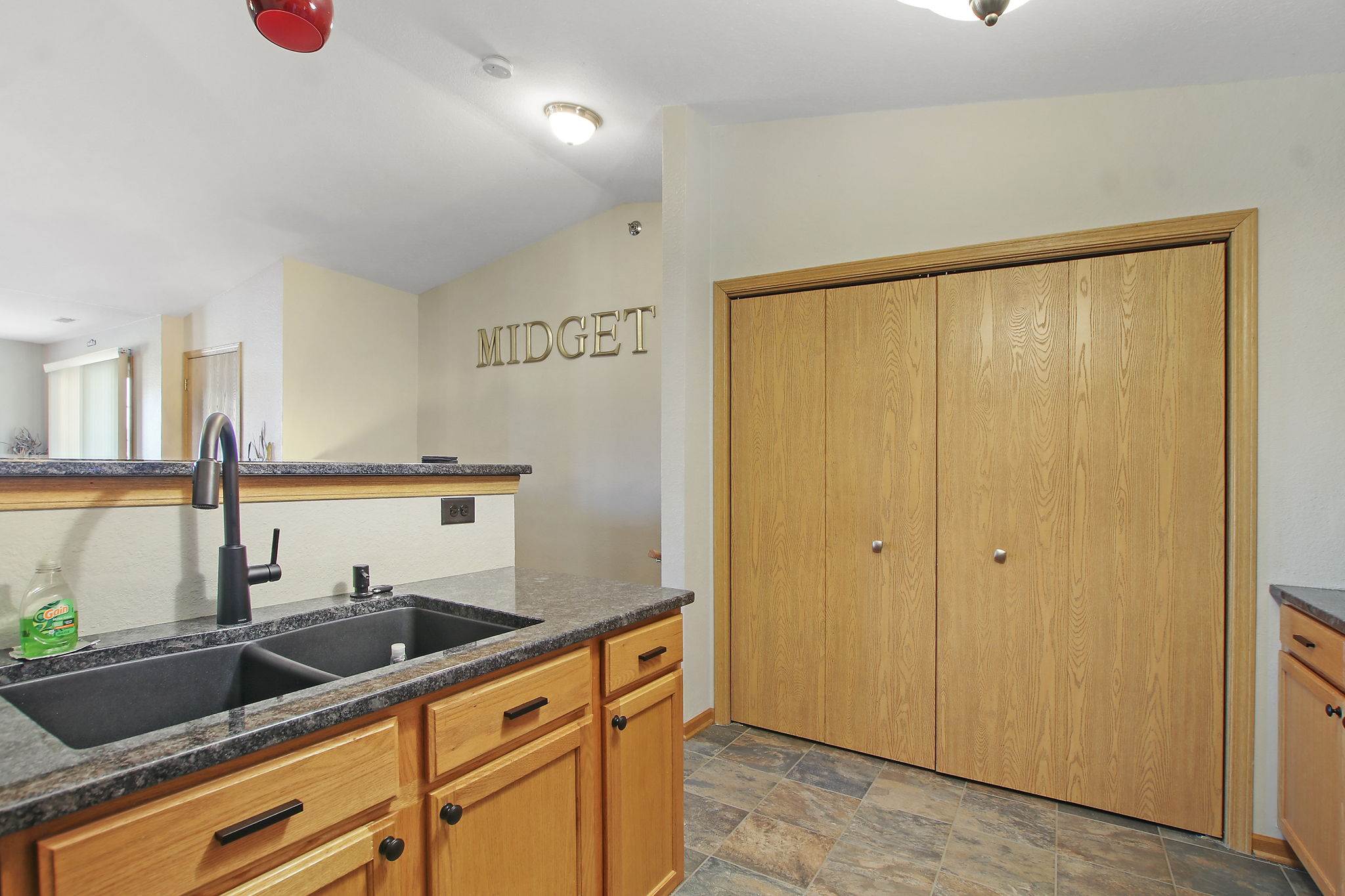 8411 Lexington Pl, Pleasant Prairie, WI 53158