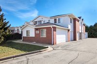 8411 Lexington Pl, Pleasant Prairie, WI 53158