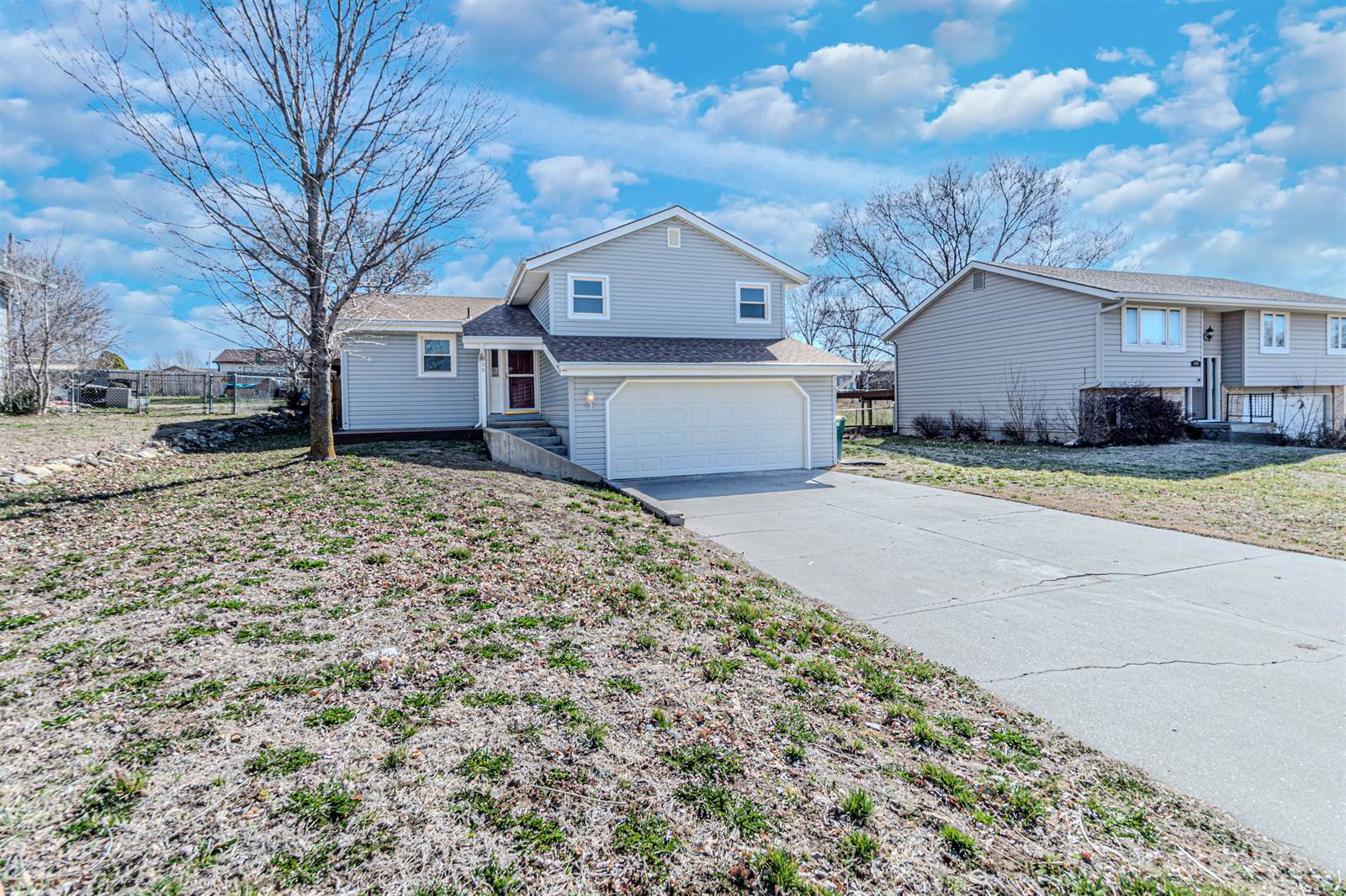 608 knollwood Street, Wakefield, KS 67487