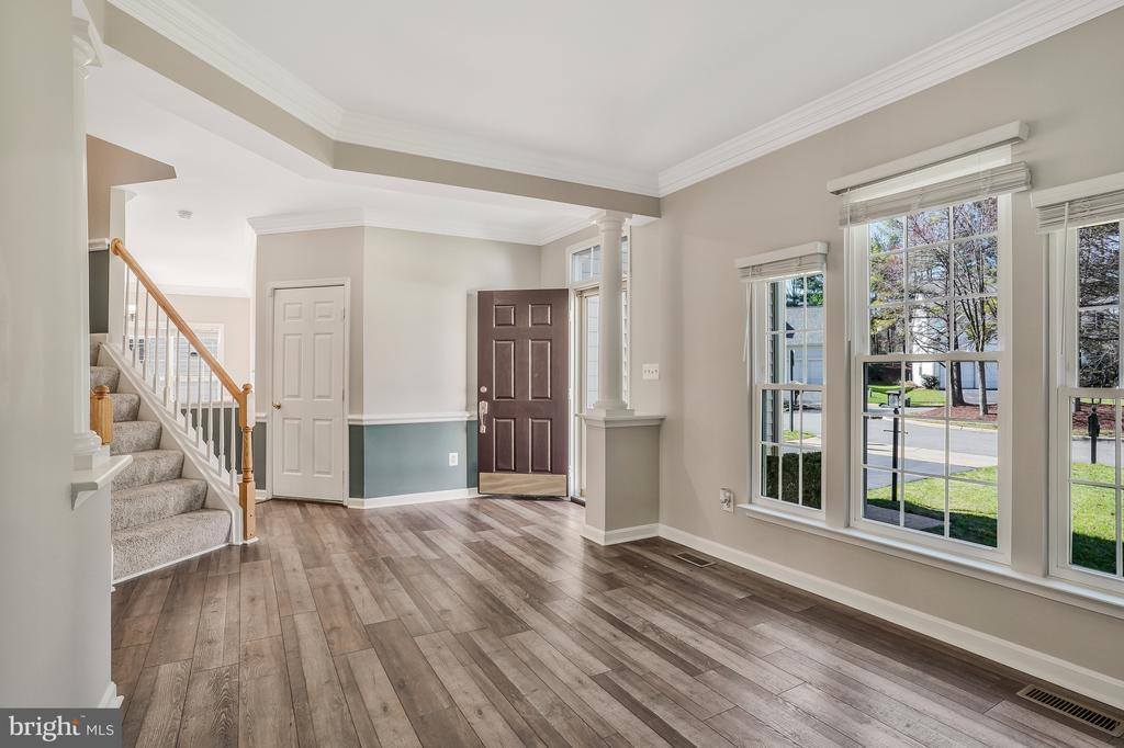 10065 Cairn Mountain Way, Bristow, VA 20136