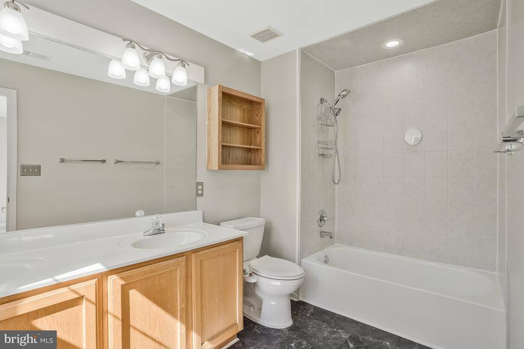 10065 Cairn Mountain Way, Bristow, VA 20136