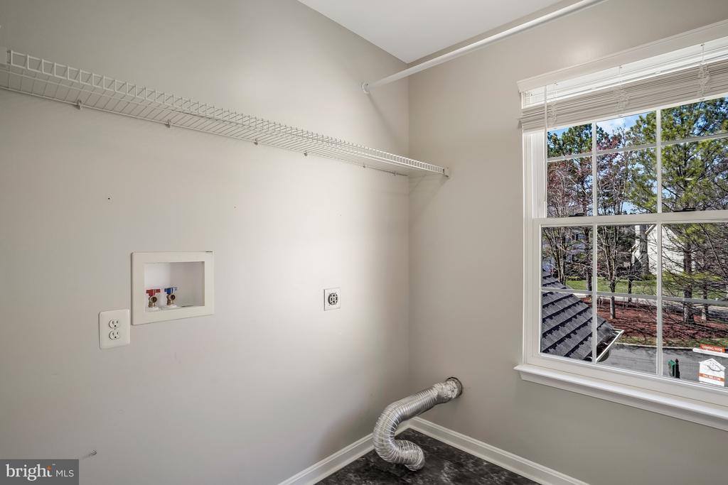 10065 Cairn Mountain Way, Bristow, VA 20136