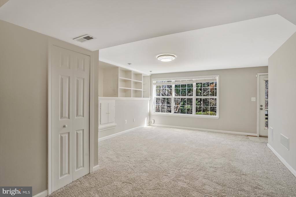 10065 Cairn Mountain Way, Bristow, VA 20136