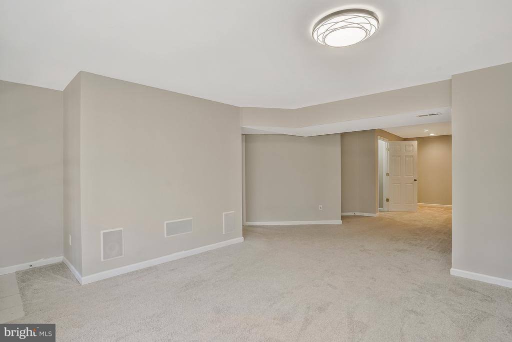 10065 Cairn Mountain Way, Bristow, VA 20136