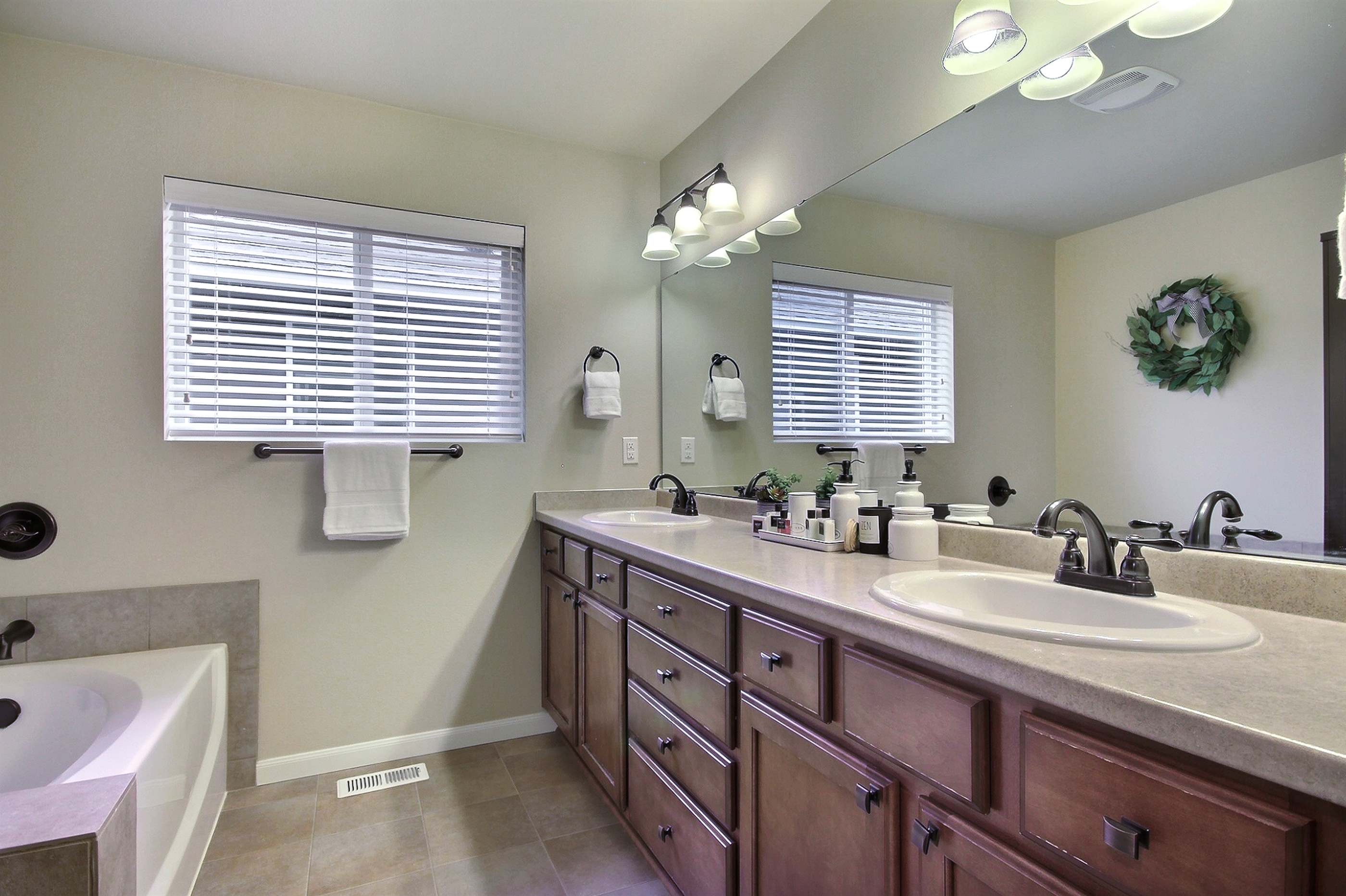 3924 Campus Willows Loop NE, Lacey, WA 98516