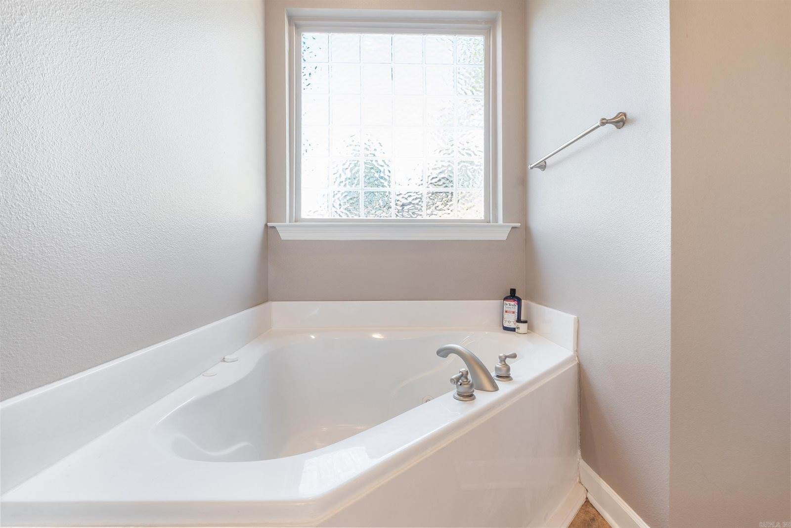 380 McKenzie, Hensley, AR 72065