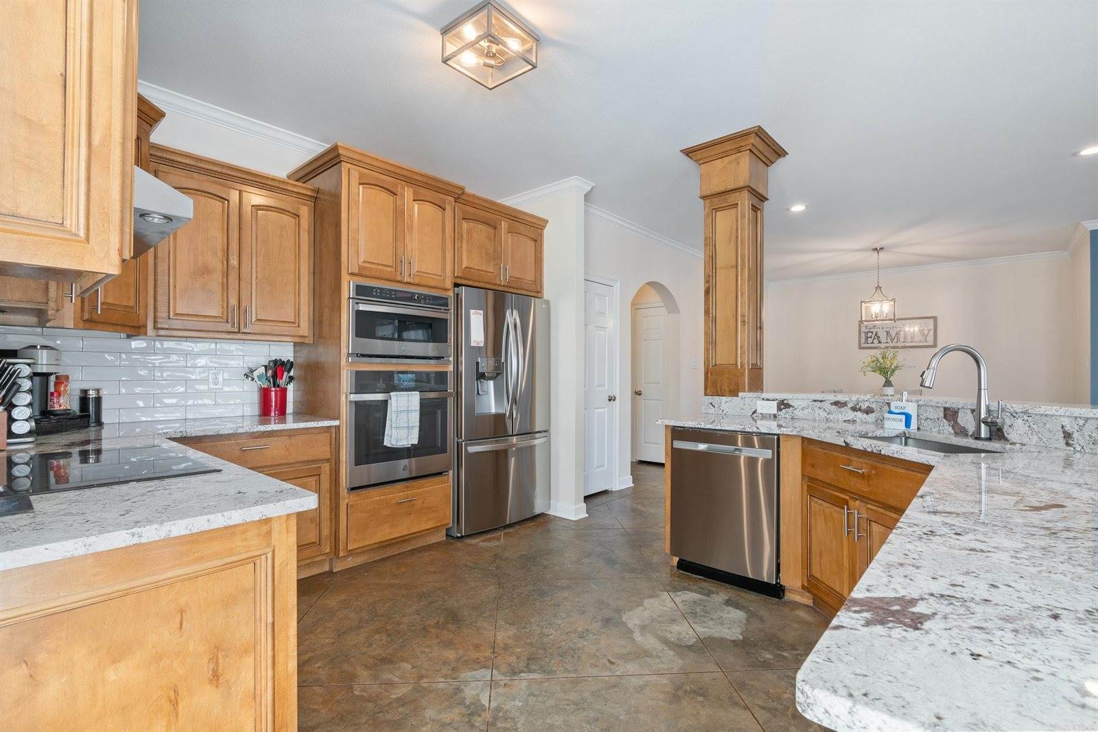 380 McKenzie, Hensley, AR 72065