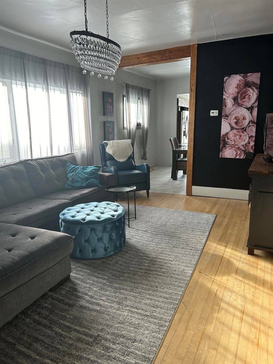 16 South Virginia Street, Conrad, MT 59425