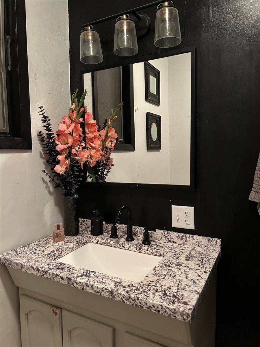 16 South Virginia Street, Conrad, MT 59425