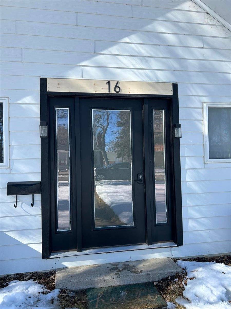 16 South Virginia Street, Conrad, MT 59425