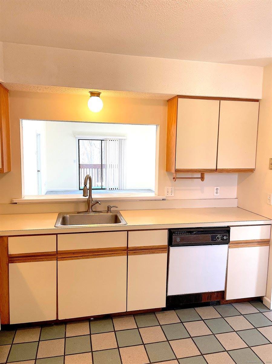 71 Simsbury, Simsbury, CT 06070