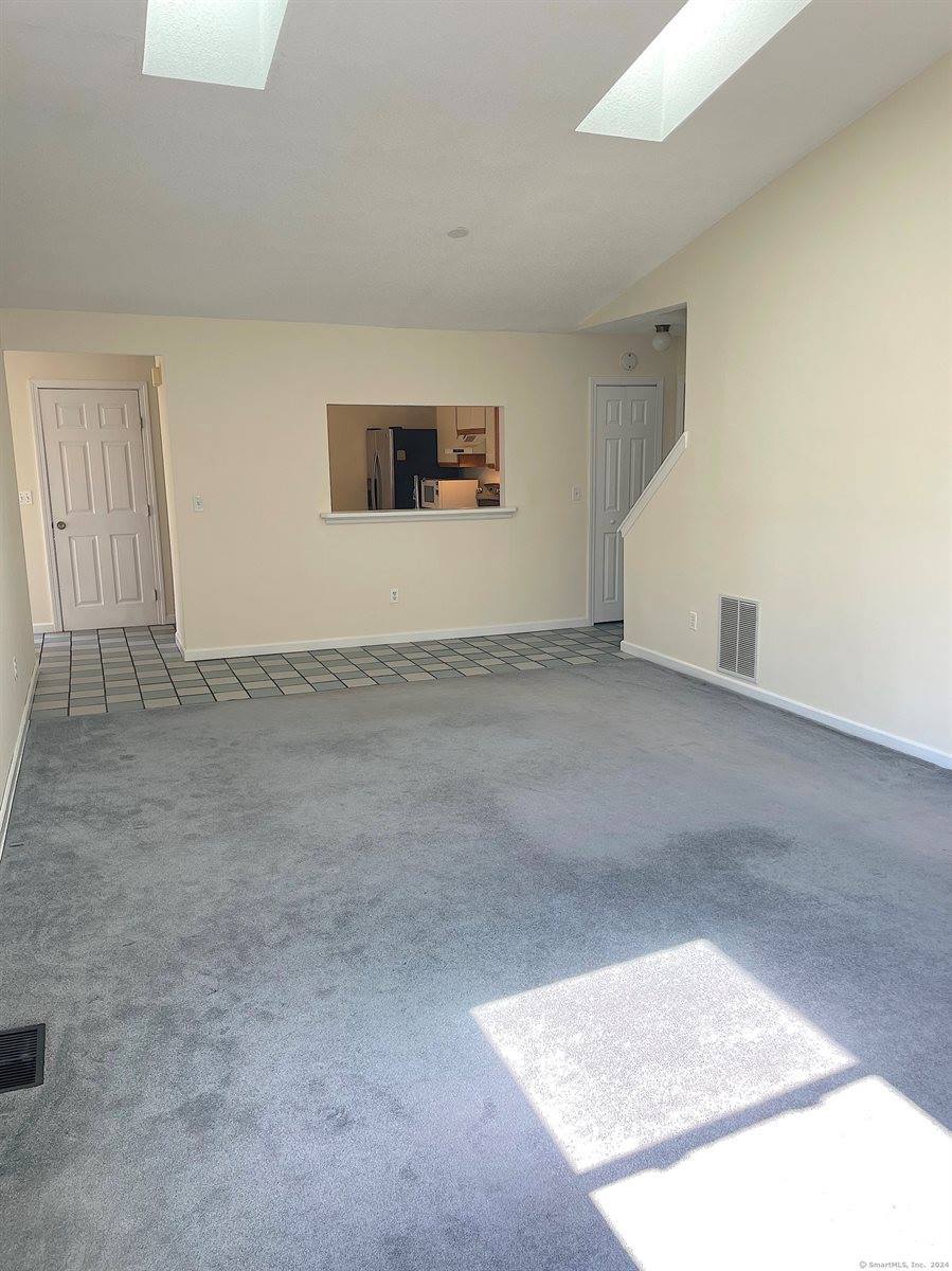 71 Simsbury, Simsbury, CT 06070