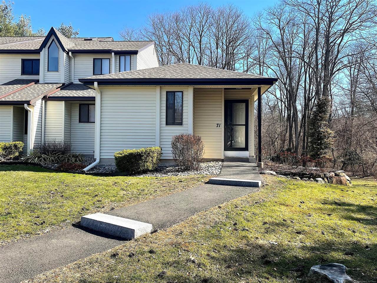 71 Simsbury, Simsbury, CT 06070