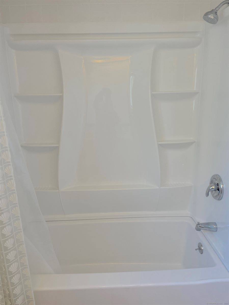 71 Simsbury, Simsbury, CT 06070