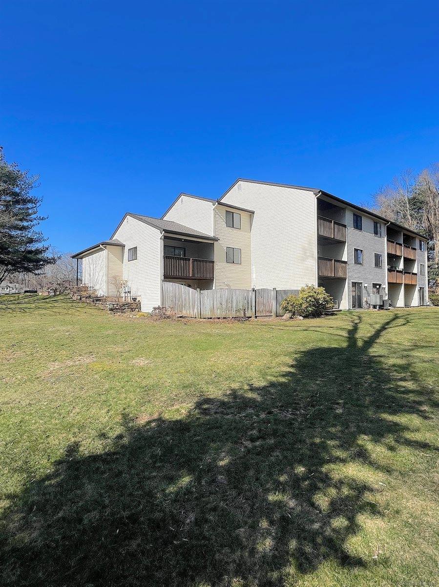 71 Simsbury, Simsbury, CT 06070