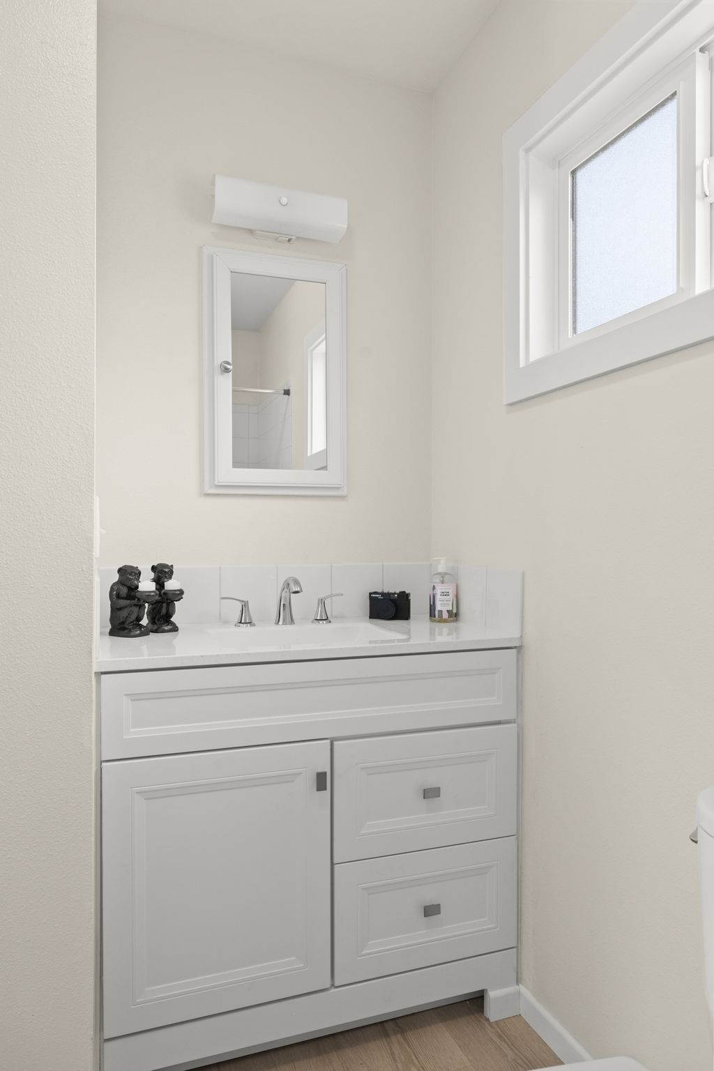 66 W. Oak View Avenue, Oak View, CA 93022