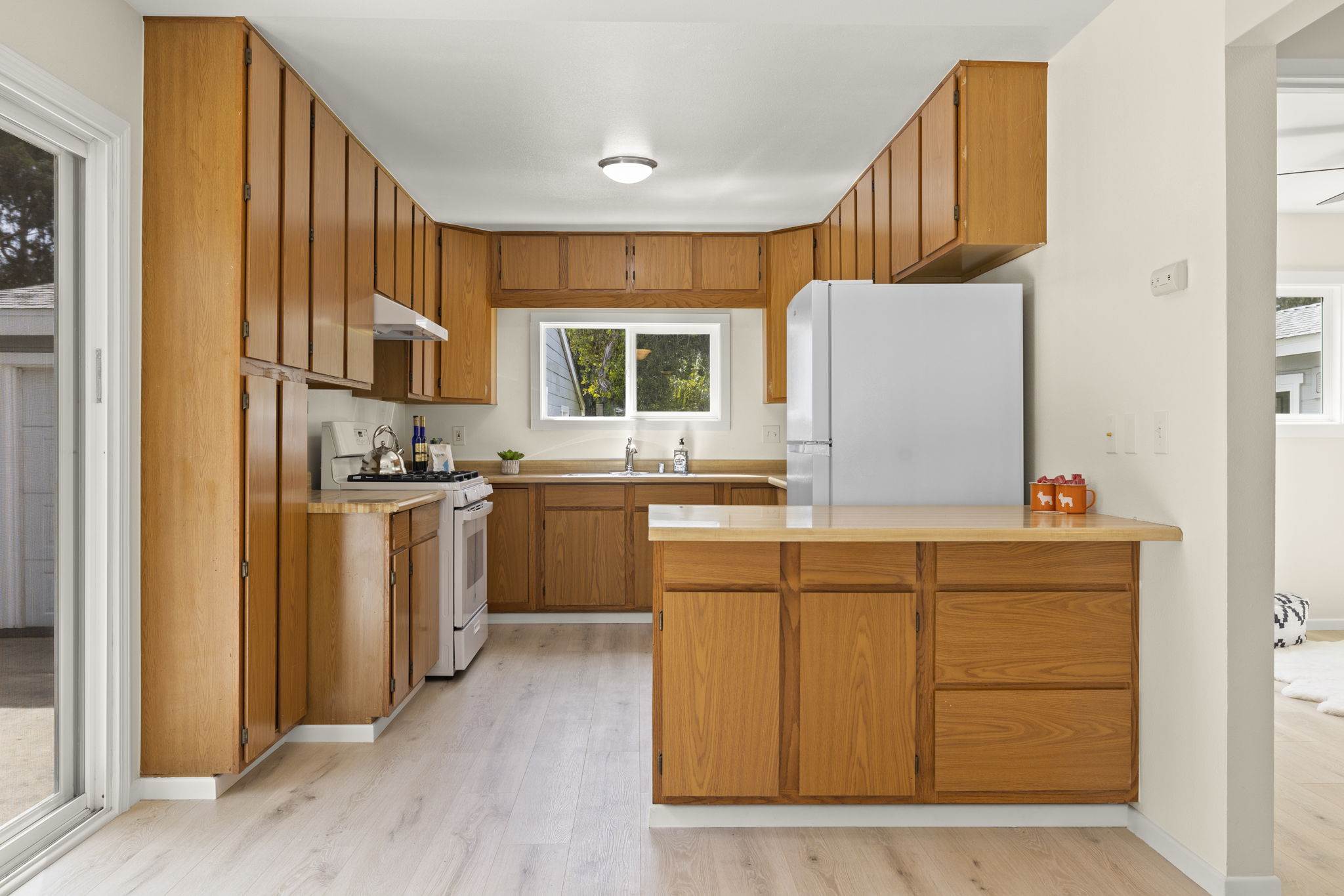 66 W. Oak View Avenue, Oak View, CA 93022