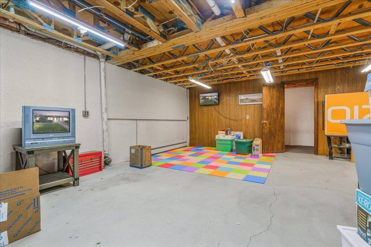 25329 Potomac Drive, South Lyon, MI 48178