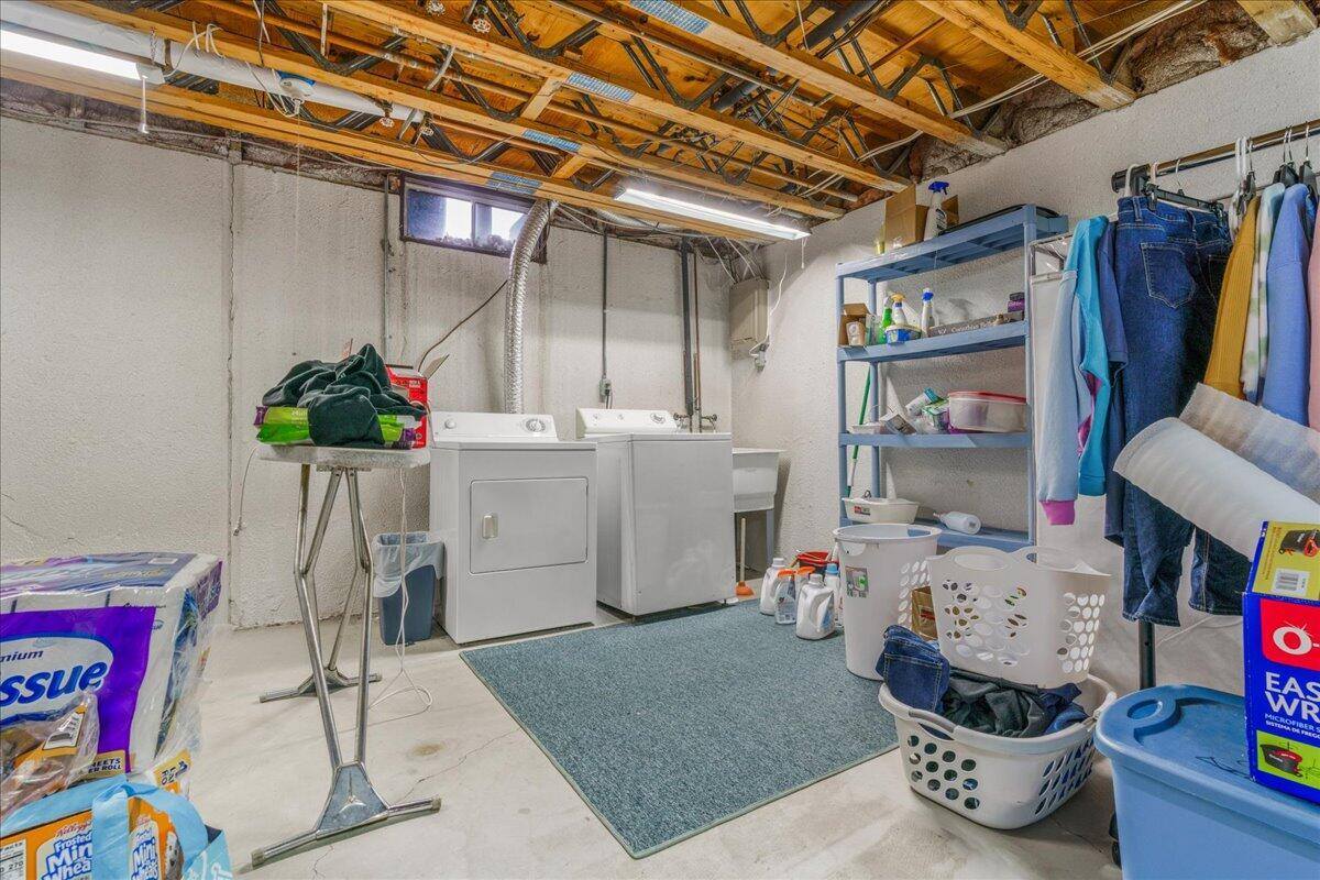 25329 Potomac Drive, South Lyon, MI 48178