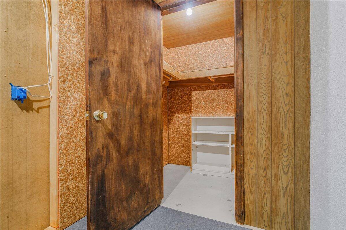 25329 Potomac Drive, South Lyon, MI 48178