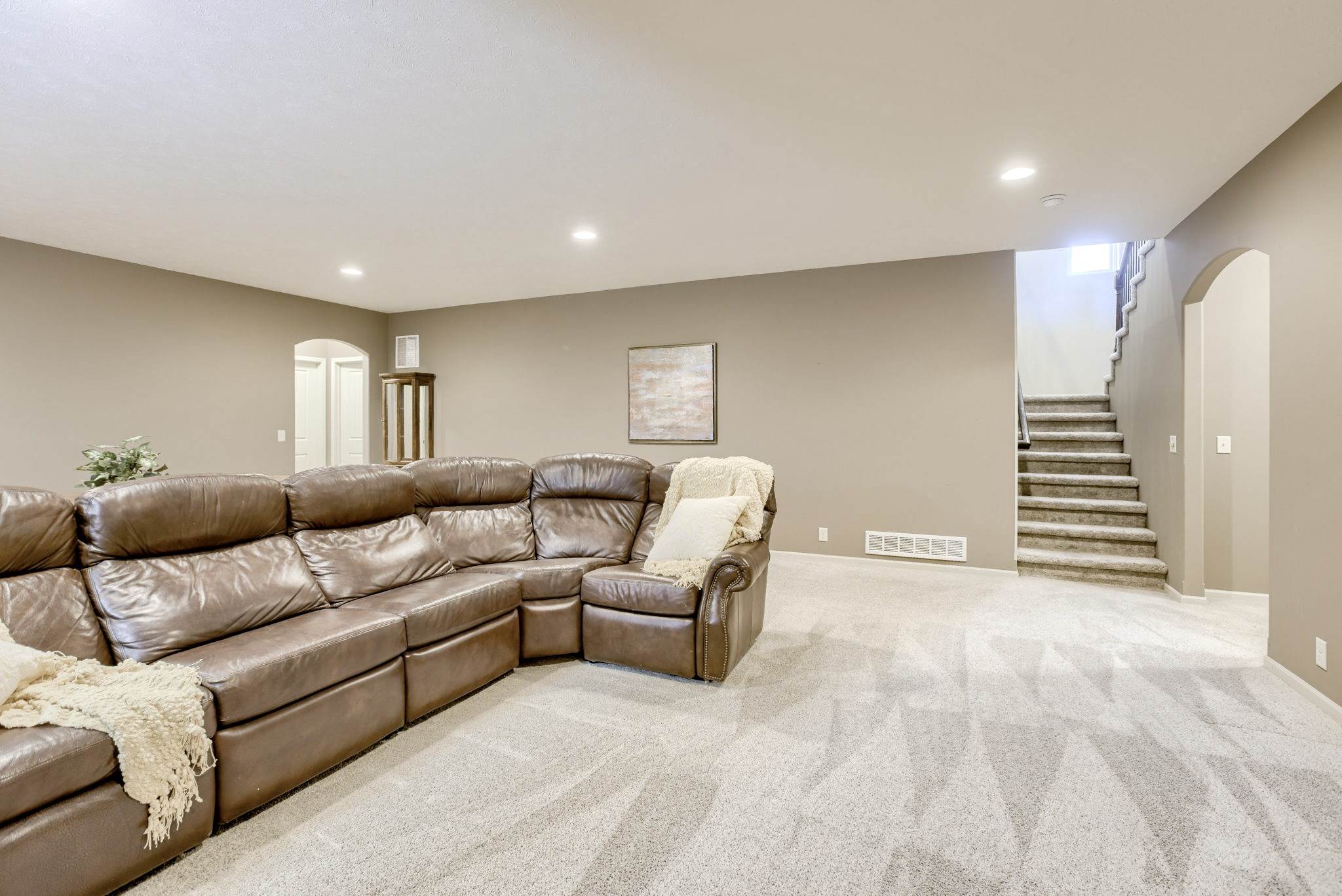 19530 Marinda Street, Omaha, NE 68130