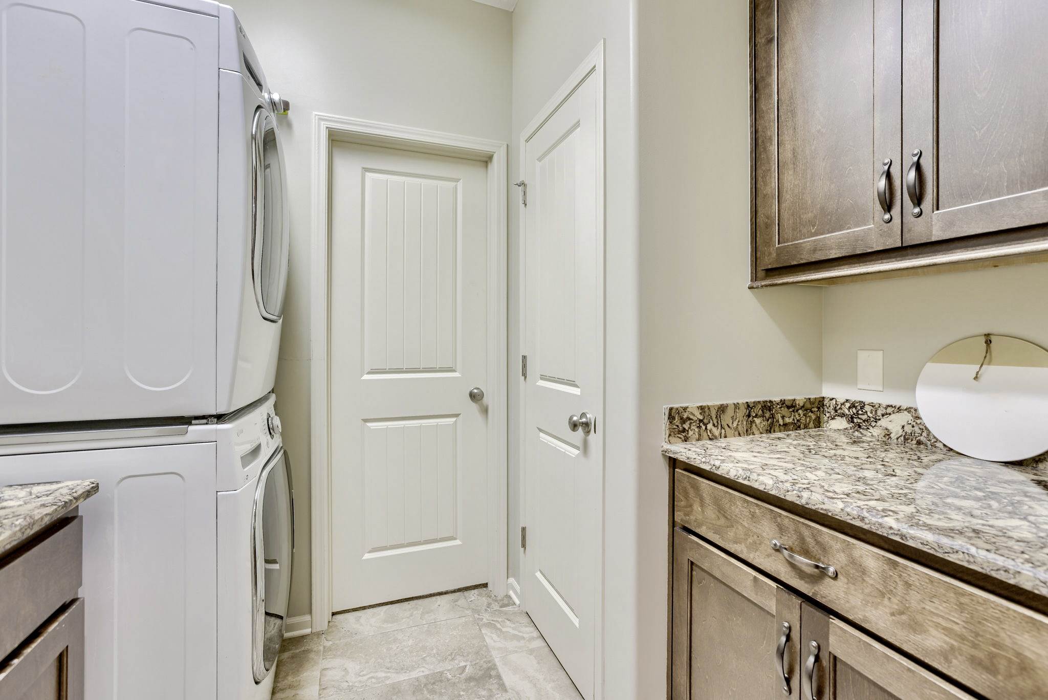 19530 Marinda Street, Omaha, NE 68130