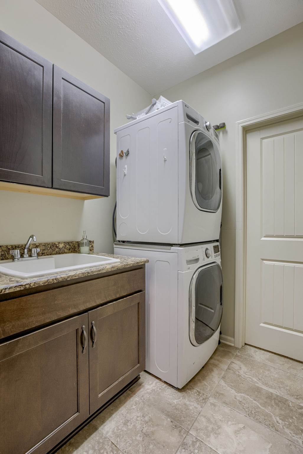 19530 Marinda Street, Omaha, NE 68130