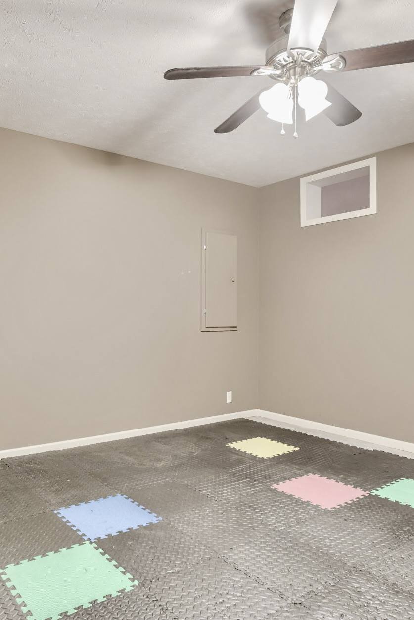 19530 Marinda Street, Omaha, NE 68130