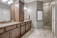 19530 Marinda Street, Omaha, NE 68130