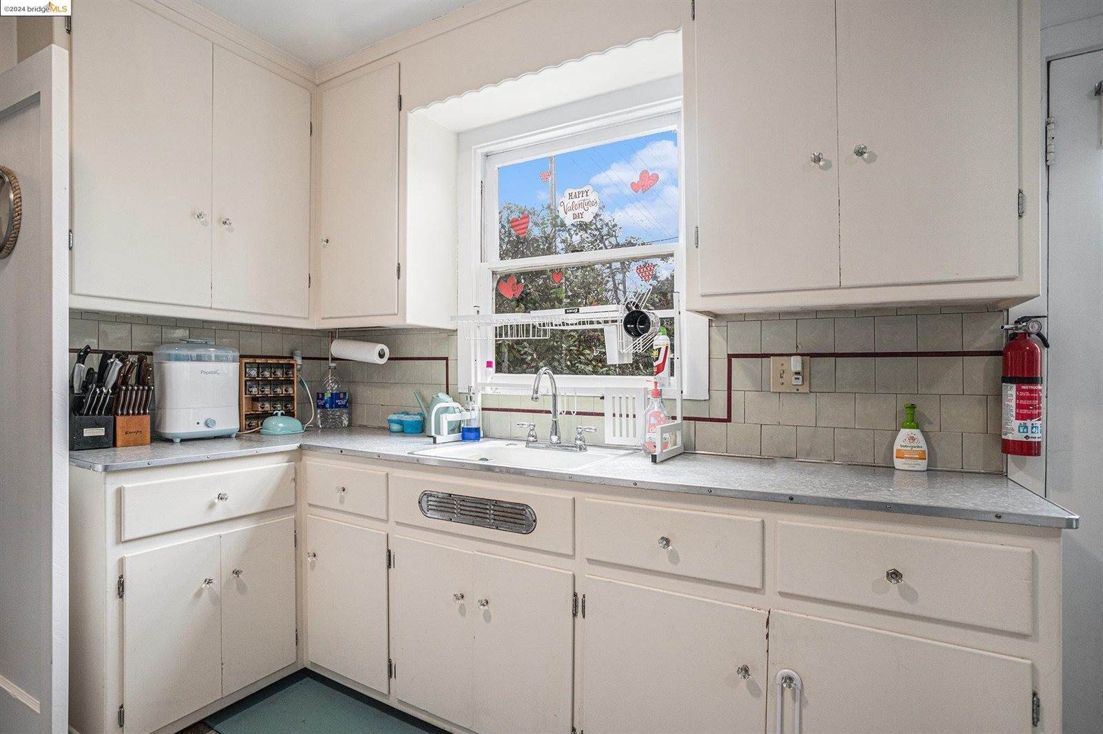 6370 Eureka Ave, El Cerrito, CA 94530