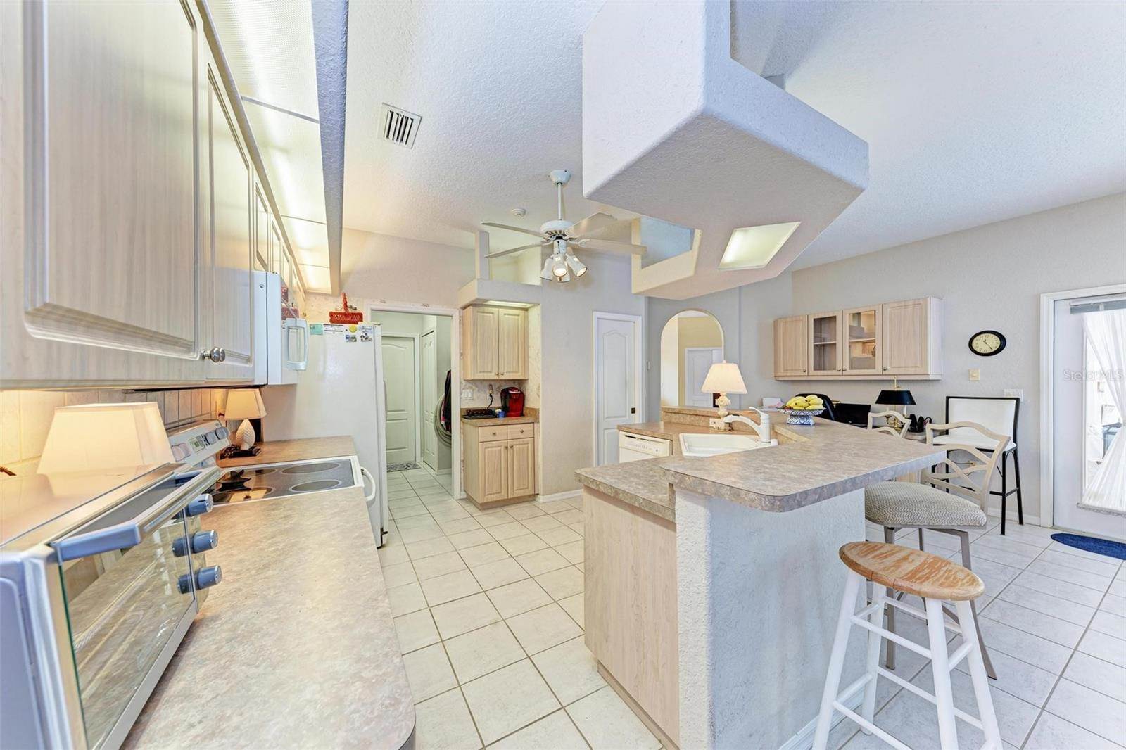 5289 Sunnydale Circle East, Sarasota, FL 34233