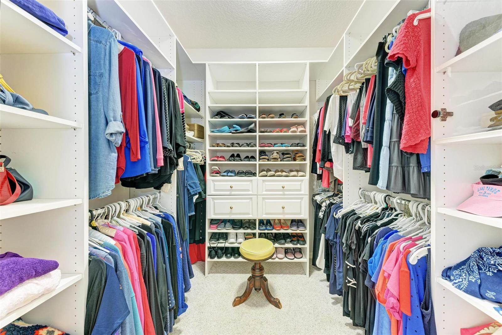 5289 Sunnydale Circle East, Sarasota, FL 34233