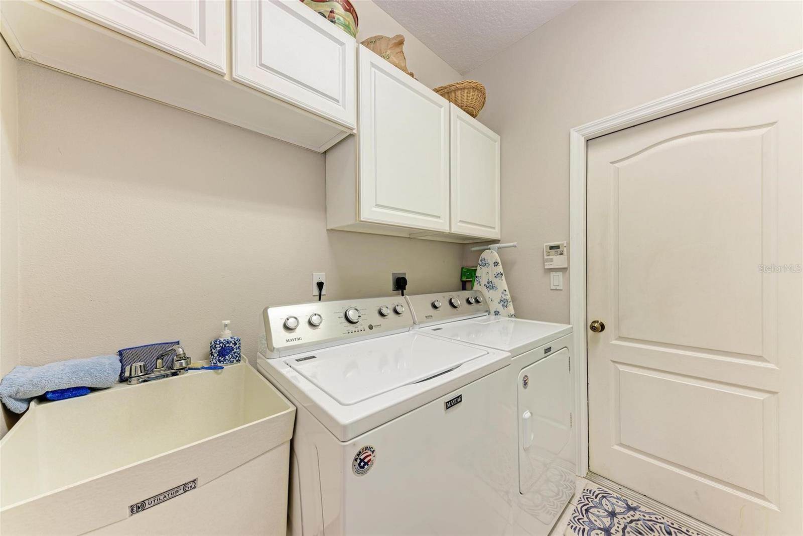 5289 Sunnydale Circle East, Sarasota, FL 34233