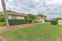 5289 Sunnydale Circle East, Sarasota, FL 34233