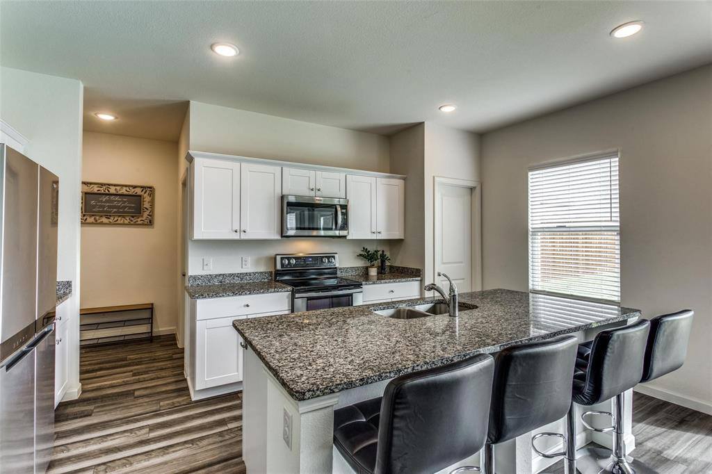 10361 Castle Lyons Lane, Fort Worth, TX 76036