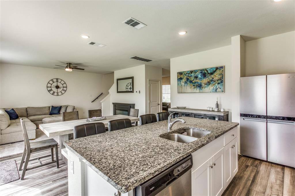 10361 Castle Lyons Lane, Fort Worth, TX 76036